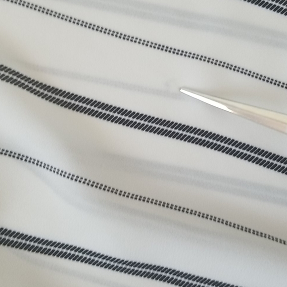 Halogen Striped Short Sleeves Top Medium - Picture 11 of 11